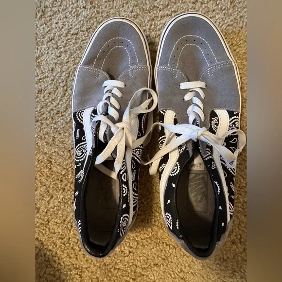 Vans Gray and Black Sneakers - Picture 3 of 7